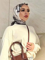 Écharpe beige pour femmes avec imprimé léopard