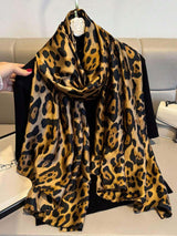 Foulard à imprimé floral, élégante protection solaire