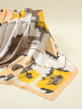 Foulard carré en satin imprimé