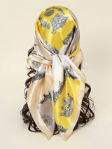 Foulard carré en satin imprimé